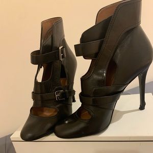 Laurence dacade - Paris black heels!